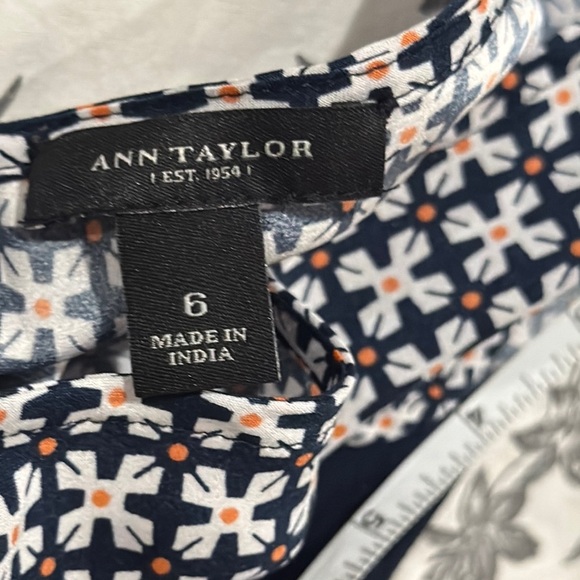 Ann Taylor Navy and White Color Block Women's Top - Picture 7 of 8